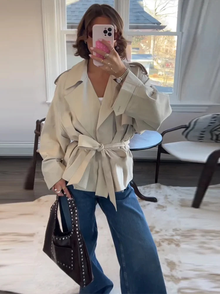 Melody™ | Kort Trenchcoat med Snøredetaljer