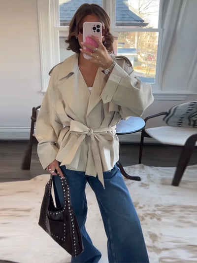 Melody™ | Kort Trenchcoat med Snøredetaljer